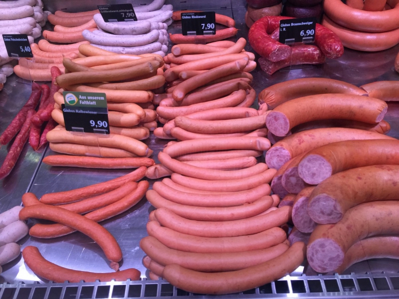 charcuterie-BARGEMON-min_sausages_meat_butchery-1069321